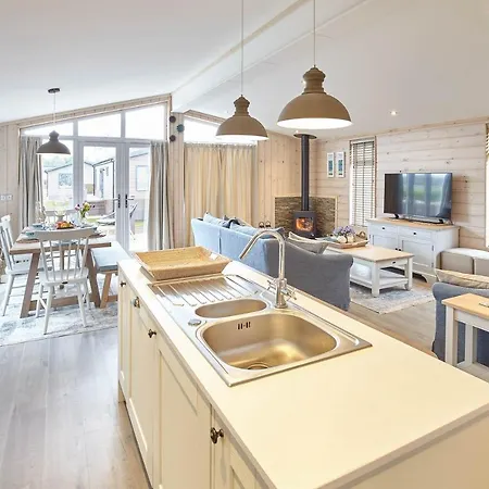 Host & - Puffins Rest * Runswick