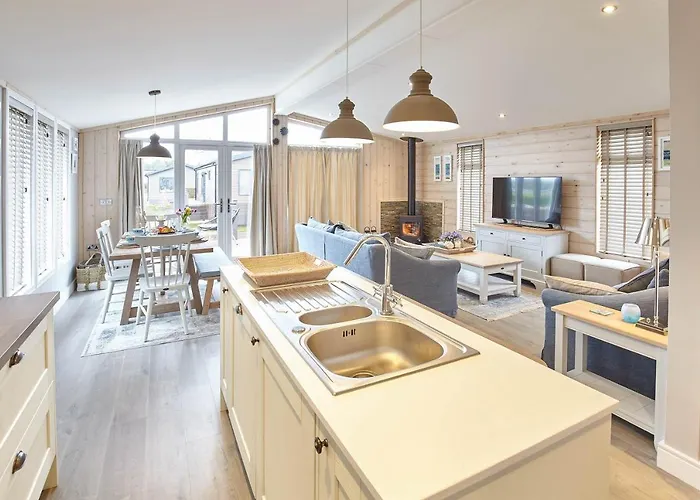 Host & - Puffins Rest * Runswick